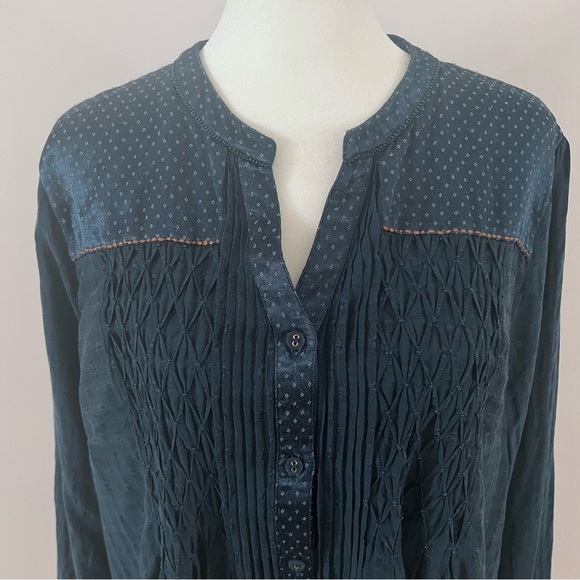 Coldwater Creek Dark Teal Blue Embroidered Beaded Button-Up Whimsy Blouse |PXL| - Picture 2 of 11